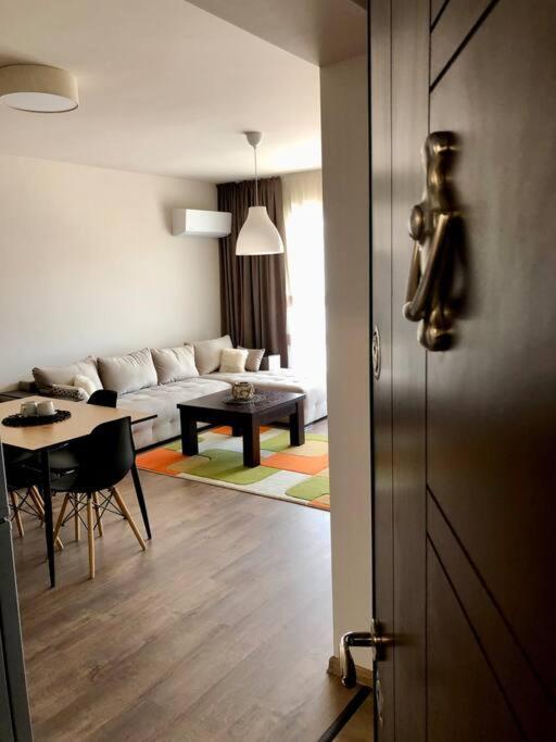 Luxury Apartment Пазарджик Екстериор снимка