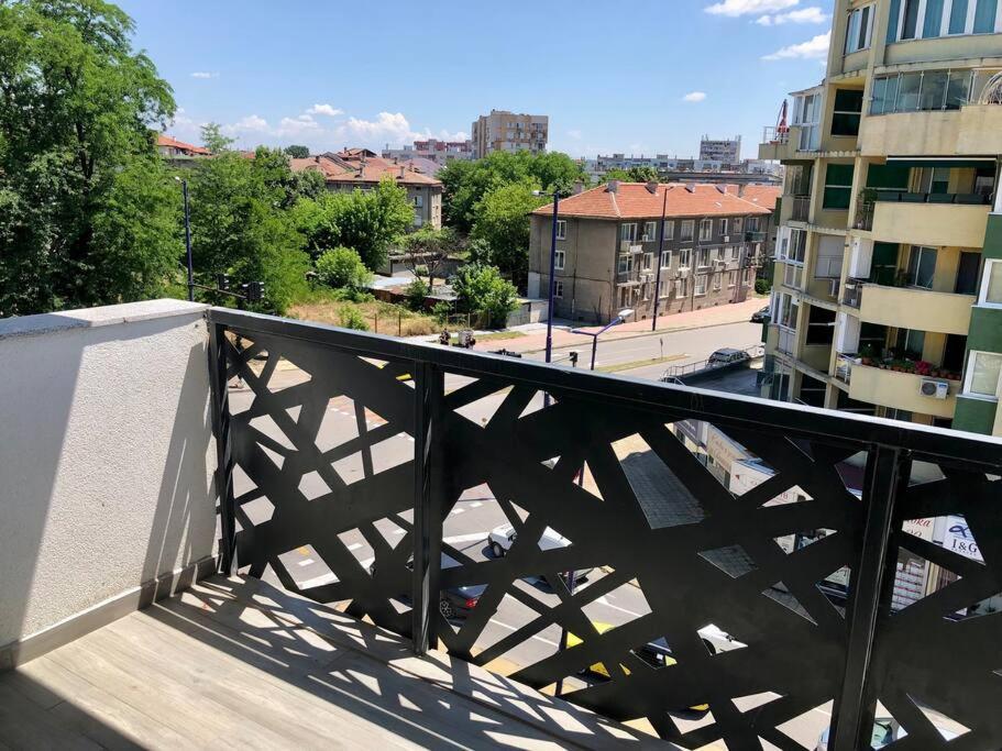 Luxury Apartment Пазарджик Екстериор снимка